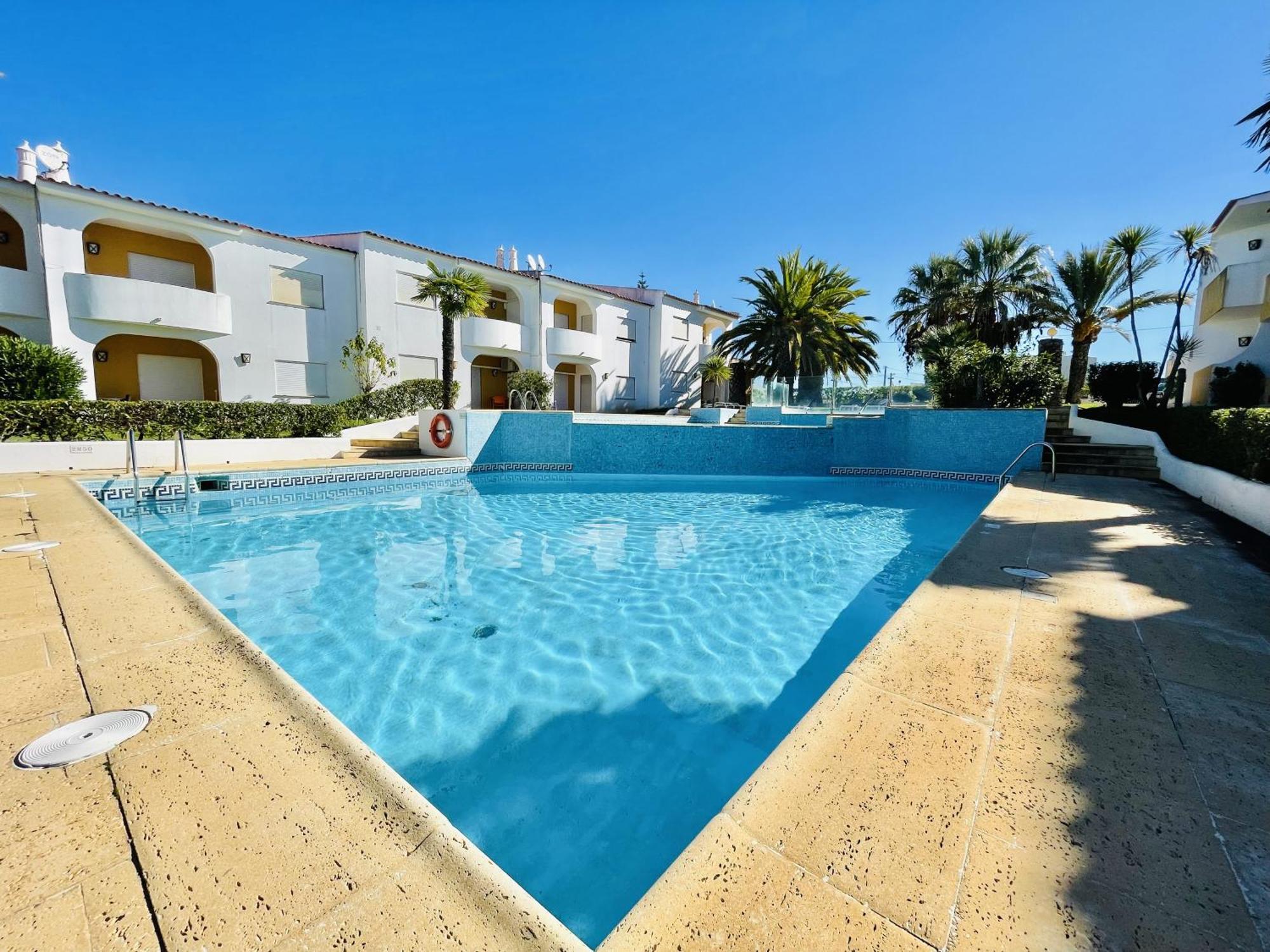 Agradavel Apartamento T1 Em Condominio Com Piscina Estômbar Esterno foto