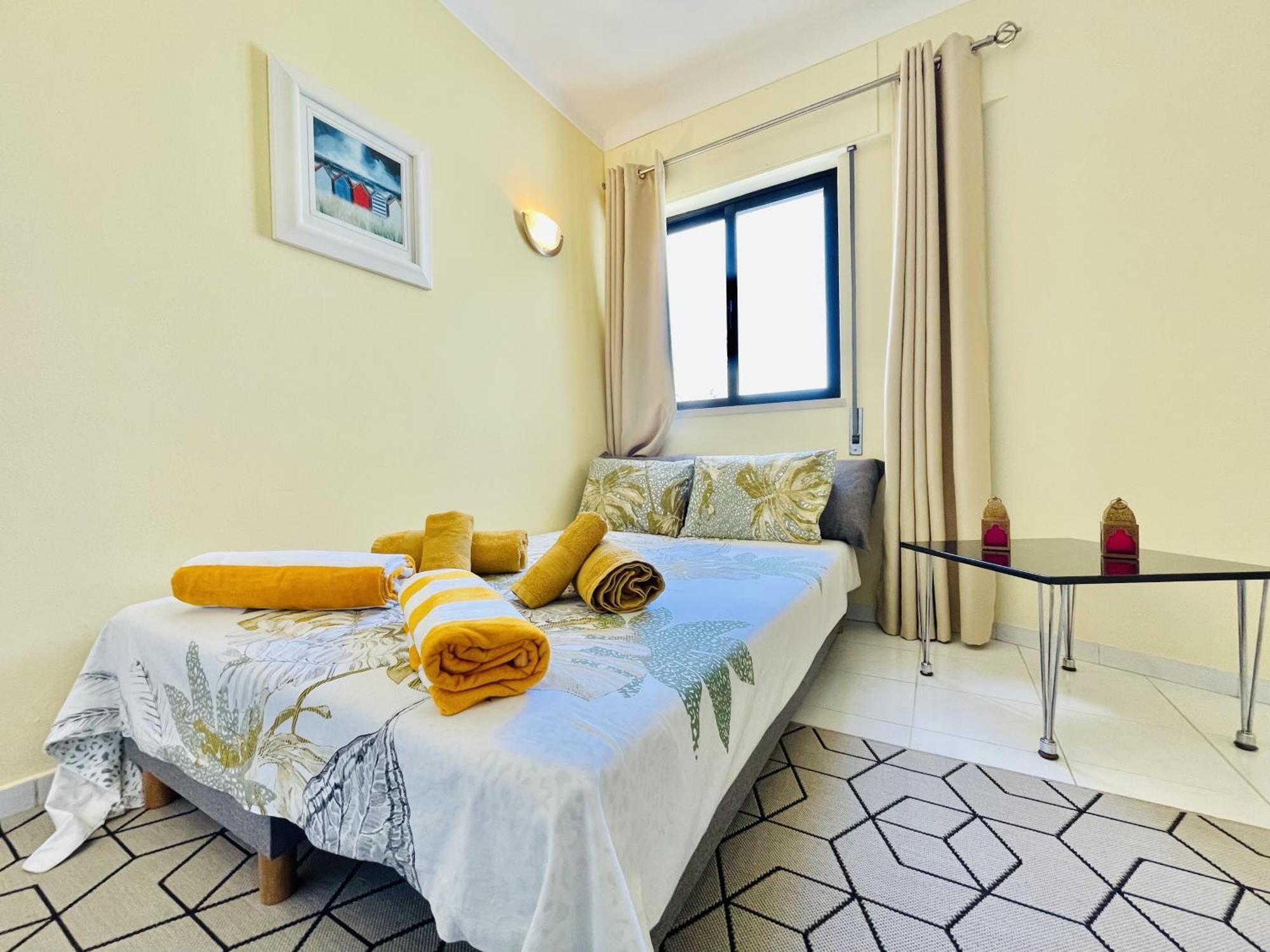 Agradavel Apartamento T1 Em Condominio Com Piscina Estômbar Esterno foto
